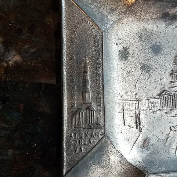 Vintage DC Souvenir Ashtray - Picture 2 of 10